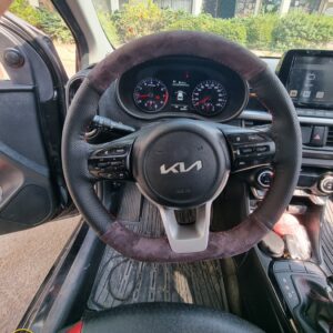 כיסוי הגה תפירה עור אלקנטרה מתאים לכל הרכבים